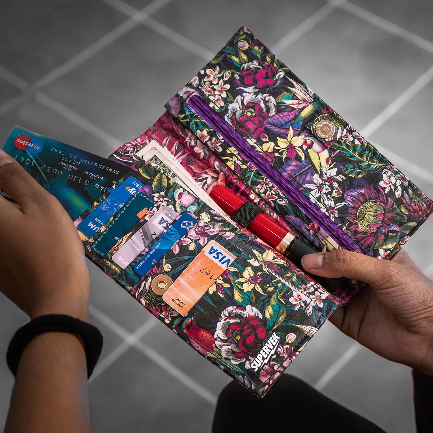 Stand Out Clutch by Lidija Paradinovic - Supervek India